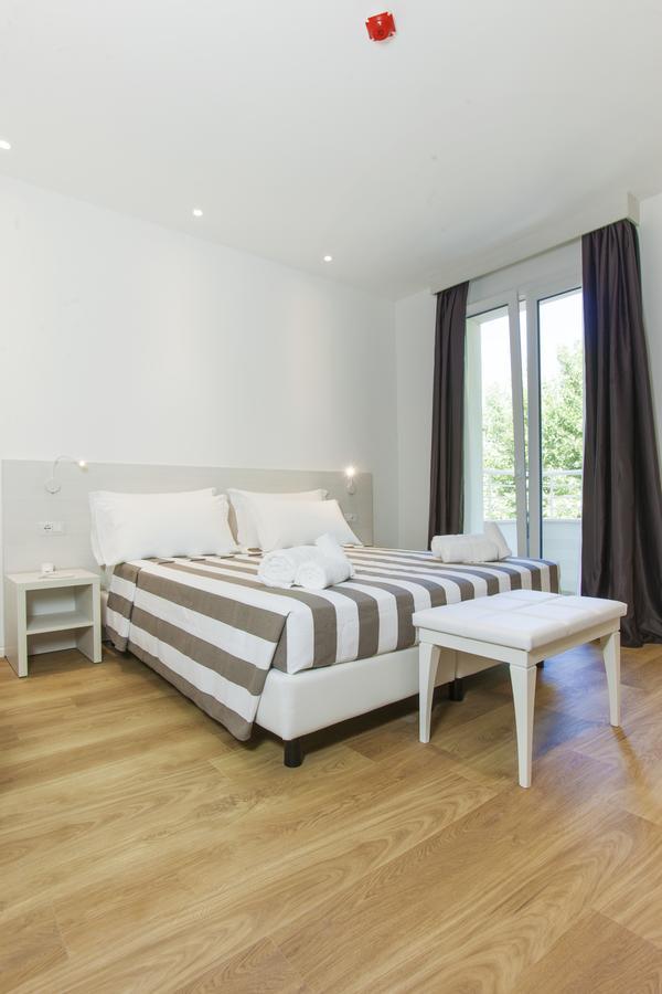 Hotel Houston Suites Ρίμινι Εξωτερικό φωτογραφία